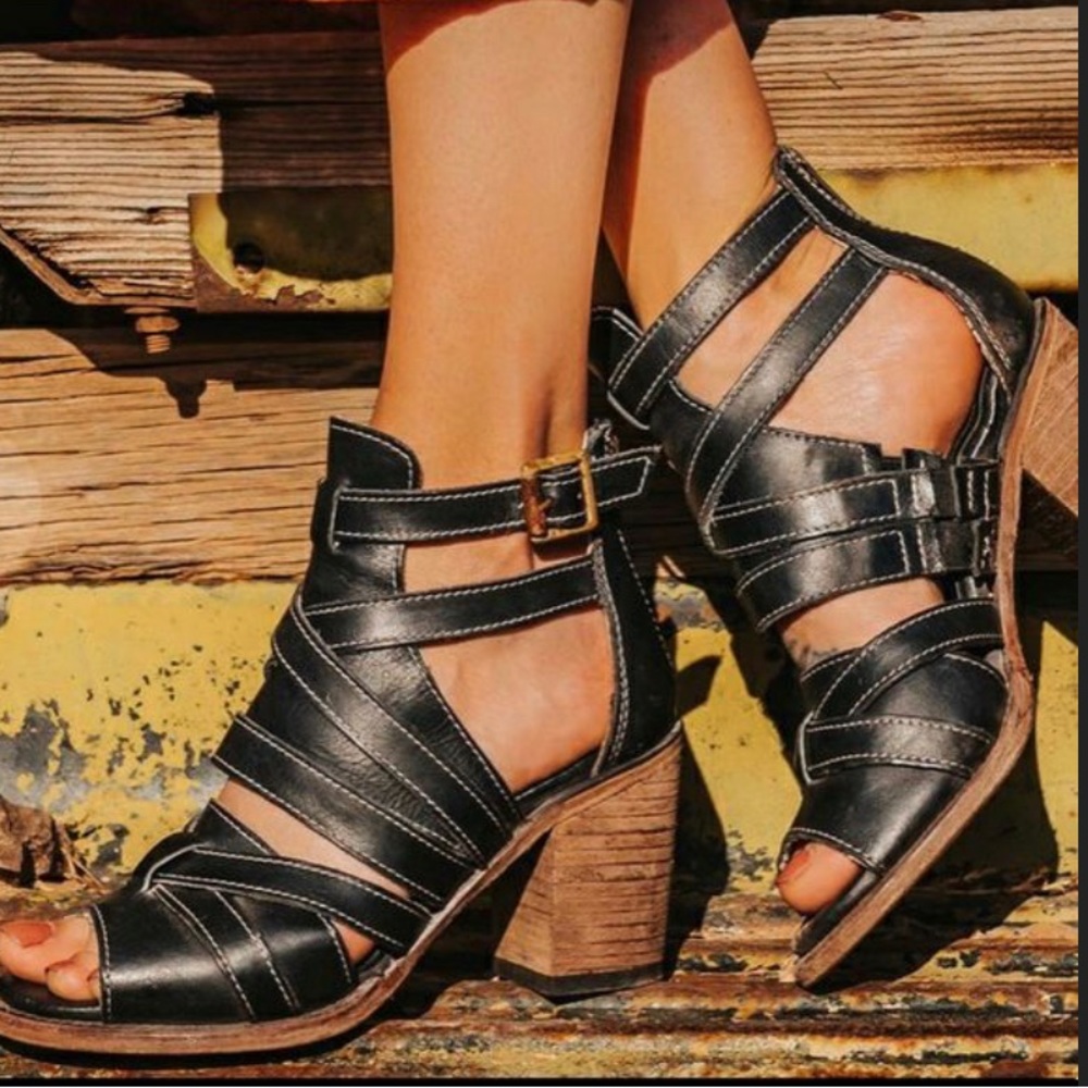 NWB FREEBIRD DISCONTINUED CLAW SIZE 8